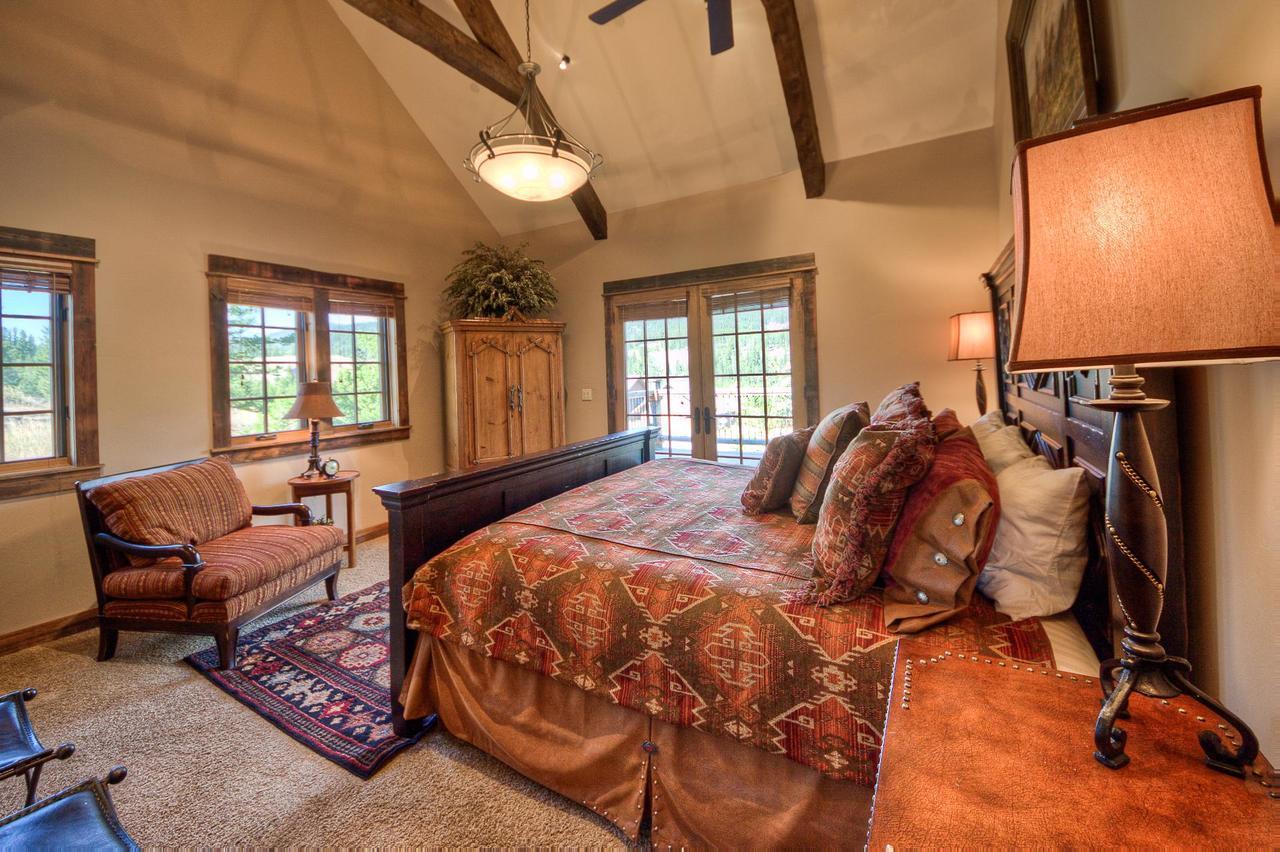Antler Ridge Lodge Big Sky Bagian luar foto